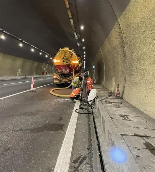 淳安隧道排水渠清淤
